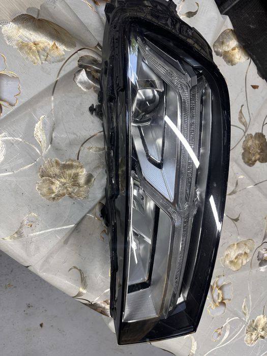 Far stânga full led audi q7.4m.cod:4m0941033.