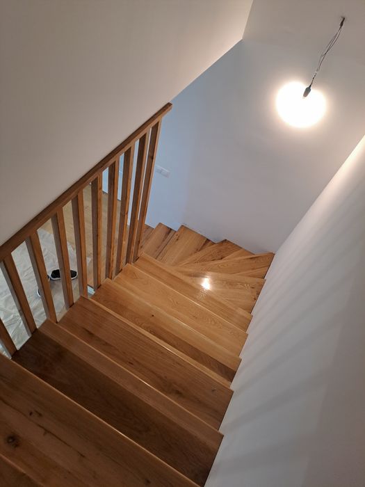 Producem/Placăm trepte/ scări din lemn/ scări de interior