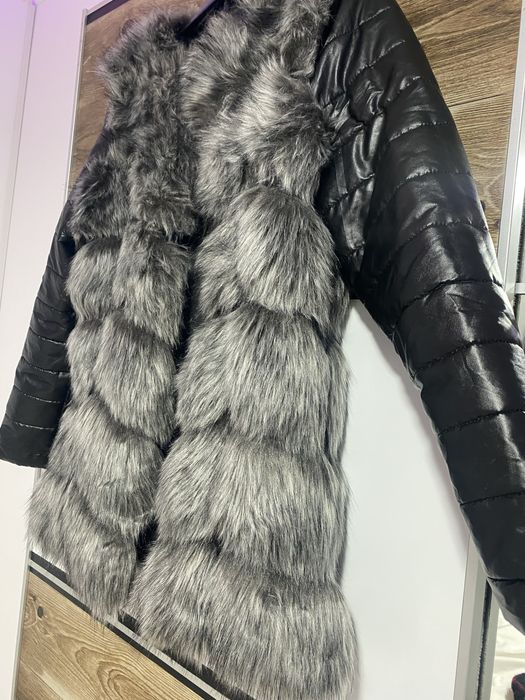 Haina blana  , corespunde marimii s/m