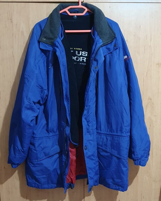 Vând geaca pentru bărbați