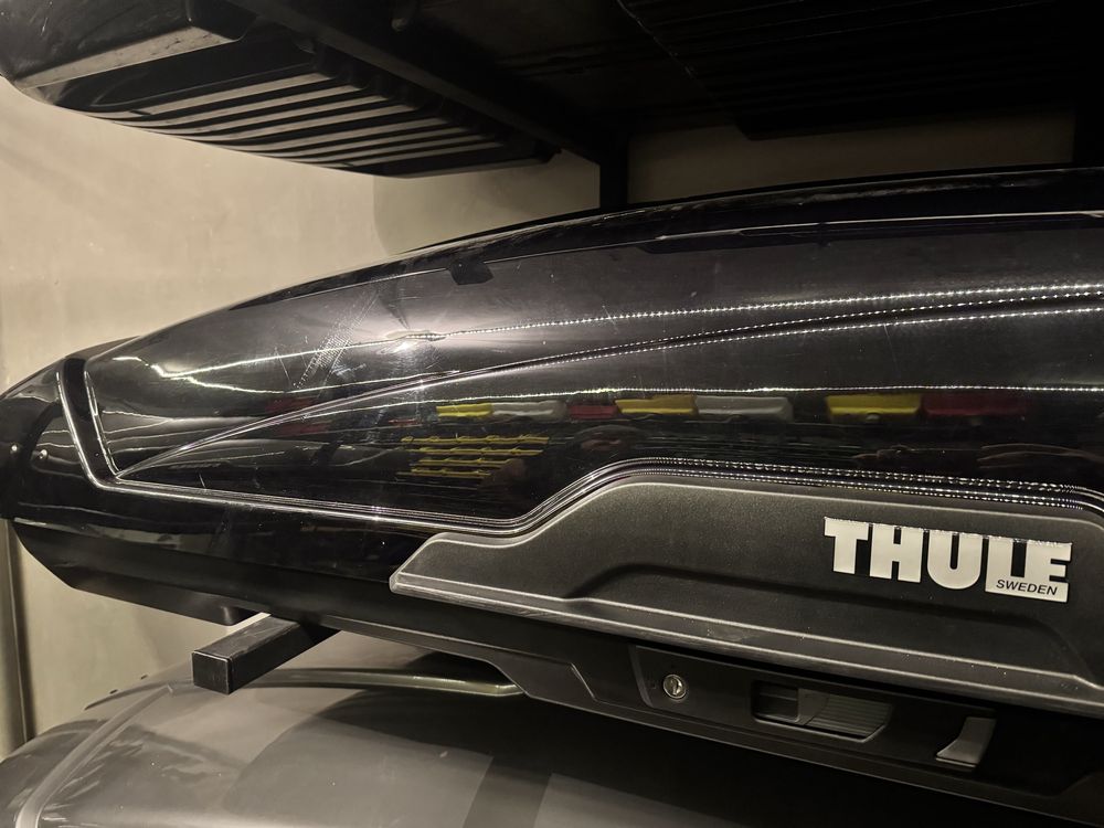 Cutie portbagaj auto Thule Motion XT XL 500 litri (cu o mica fisura)