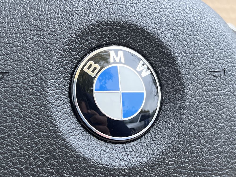 BMW F30/31/32 Волан с пера и всички копчета.