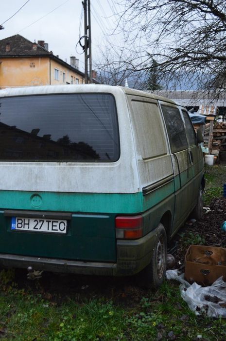 Vând T4 pentru piese