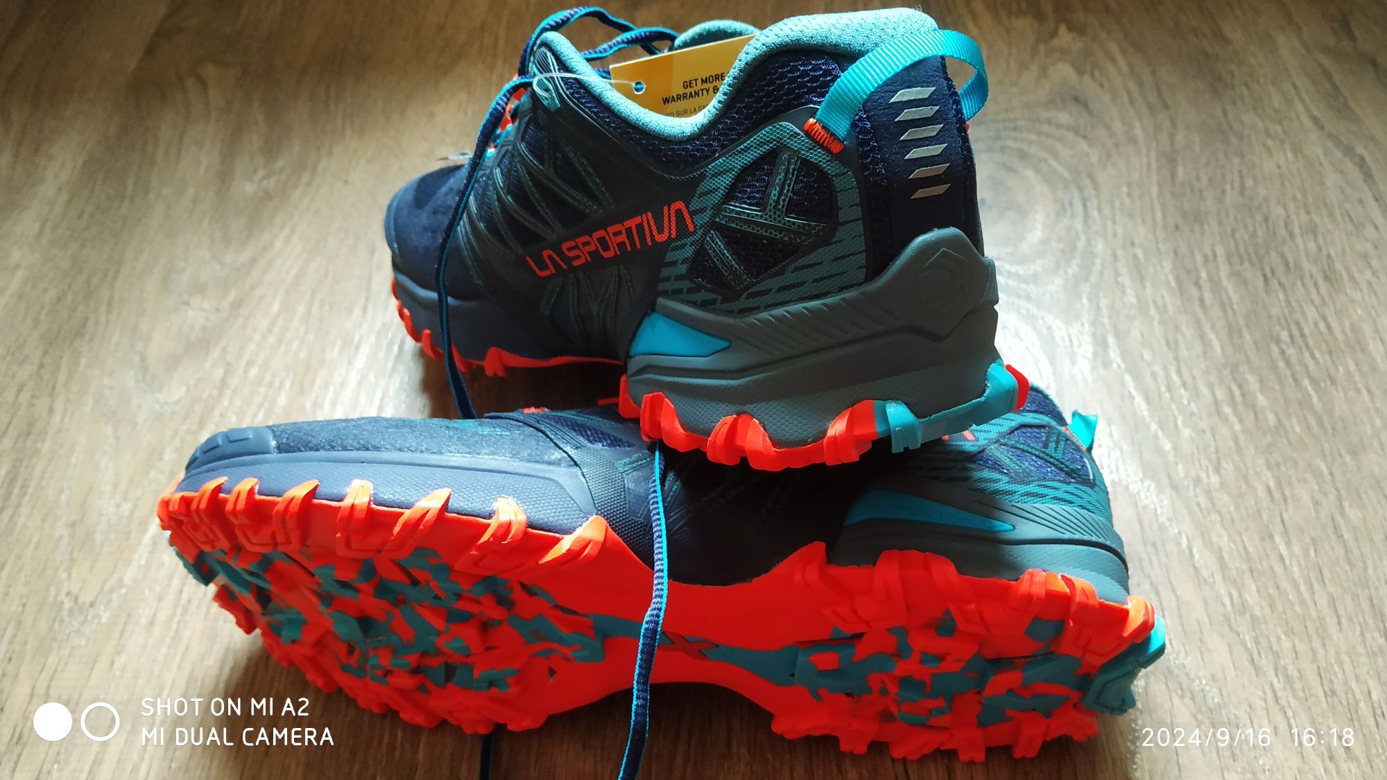 La Sportiva Bushido 3 Wide Deep Sea/Cherry Tomato