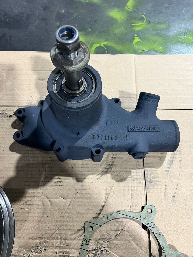 Pompa de apa vola hanomag Reparam pompe de apa