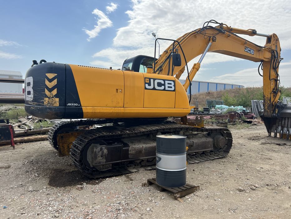 Dezmembrez excavator jcb 330