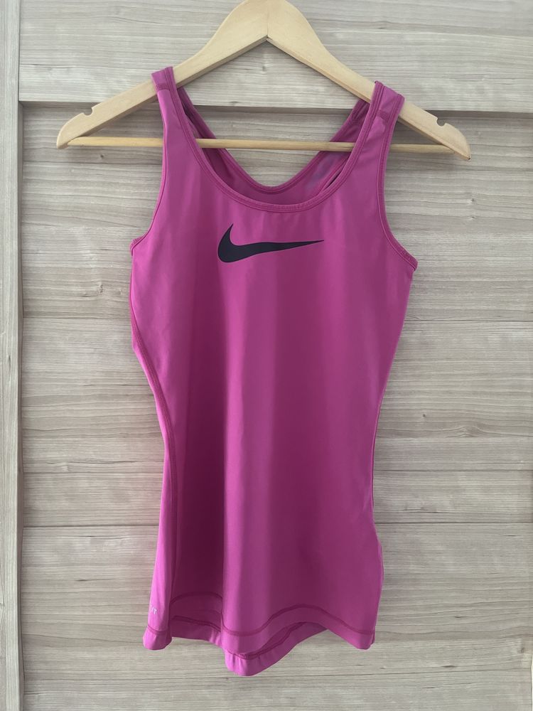 Maieu Nike roz