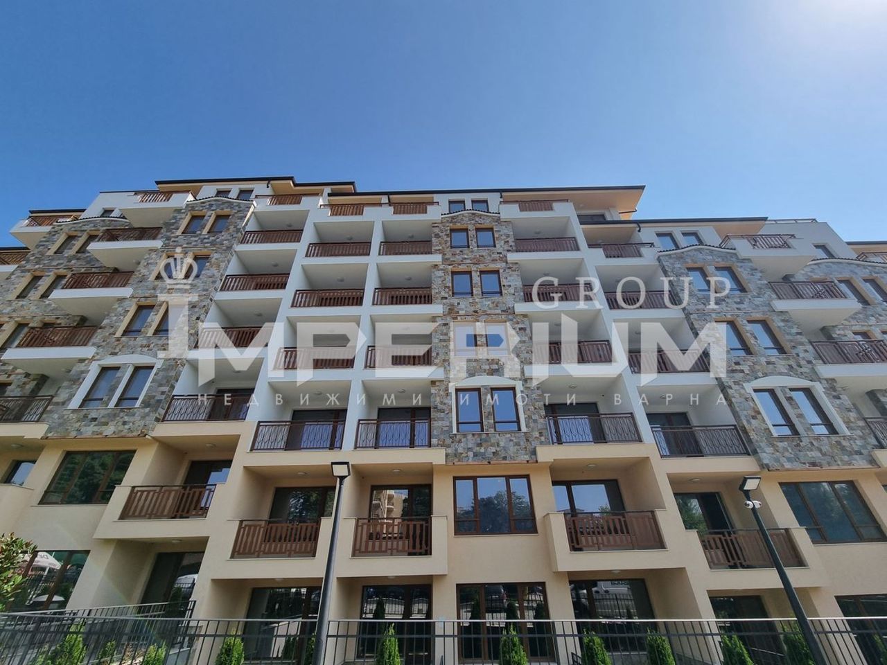 Продава се Двустаен апартамент в к.к. Св.Св. Константин и Елена - 76 кв.м за 2095 €/кв.м - Снимка #9