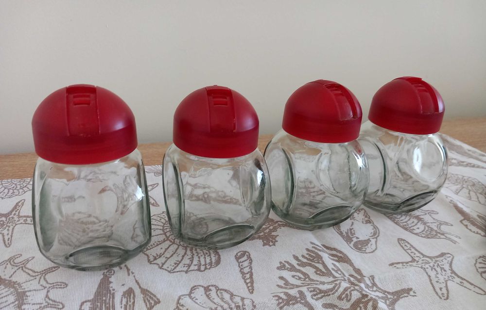 Нов комплект за подправки