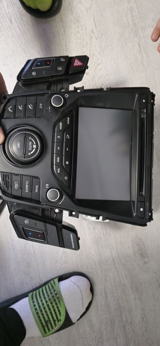 Vând kit audio hyundai i40