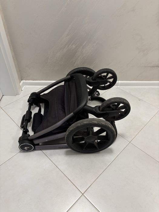 Бебешка количка 2в1 Quick 4.0 Iron Graphite - Muuvo