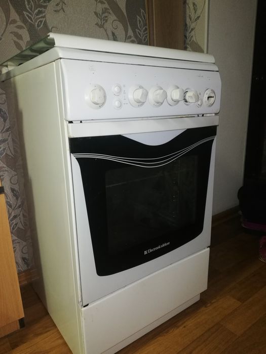 Продам Газ Плиту
