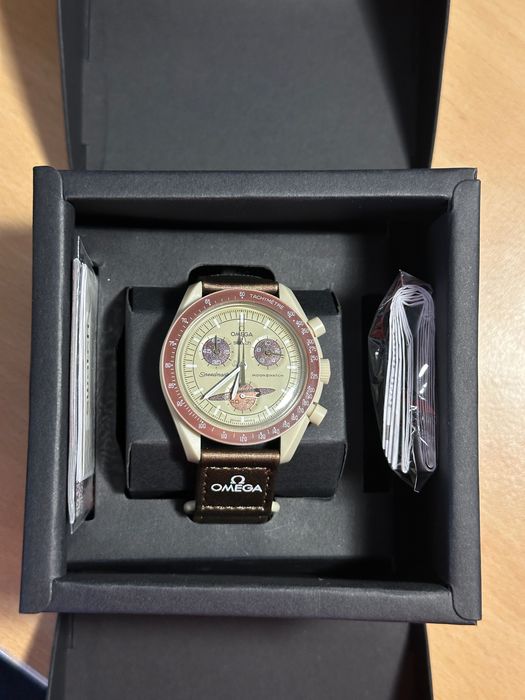 Omega x Swatch MoonSwatch Mission to Saturn + Factura