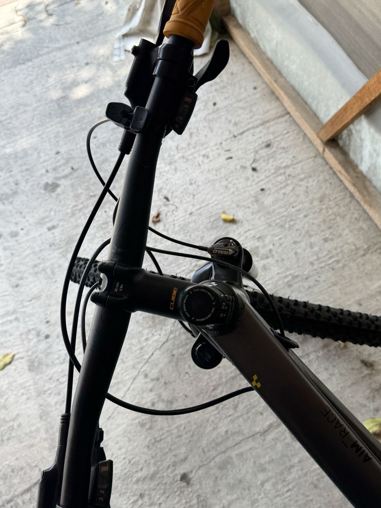 Vand bicicleta Cube Aim Race pe 29 !!