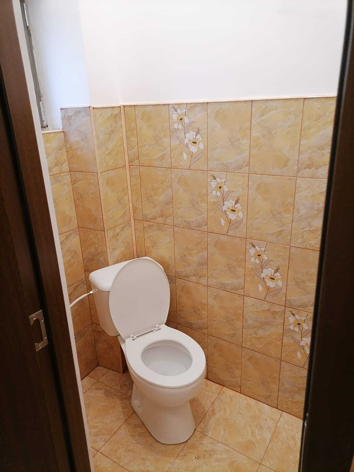 Închiriez apartament cu 3 camere