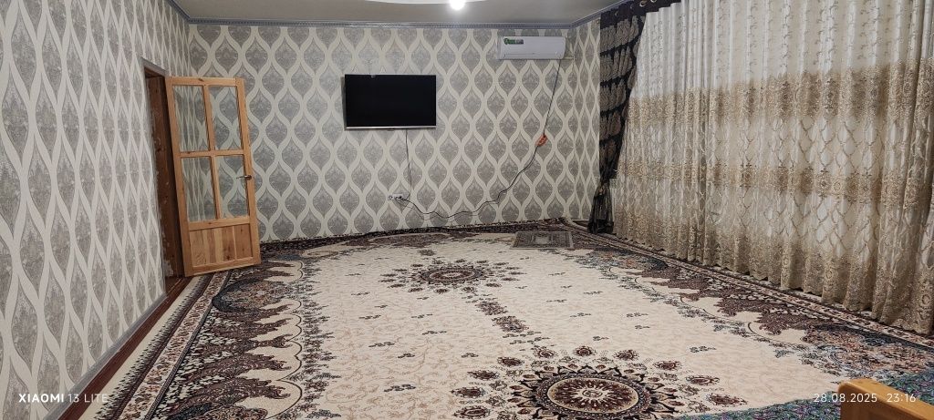 Kogondan barcha qulayliklarga ega Hovli sotiladi
