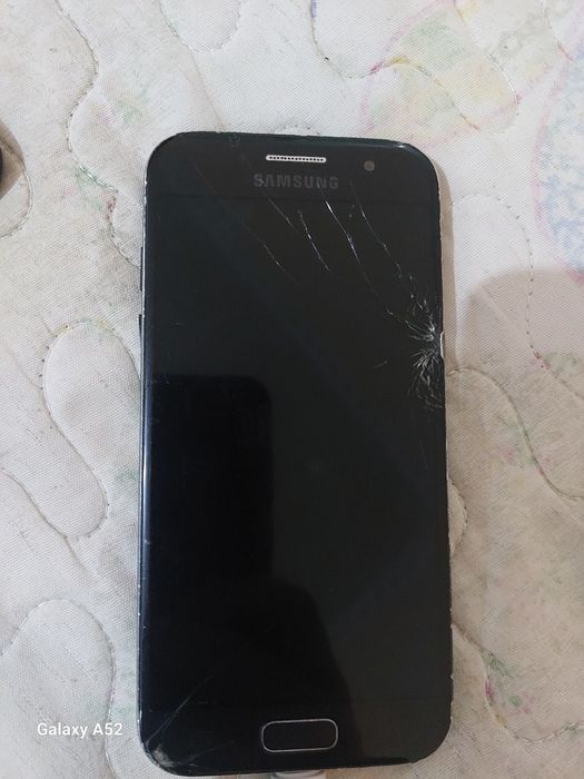 Мобилный телефон самсунг галакси А3 .бу