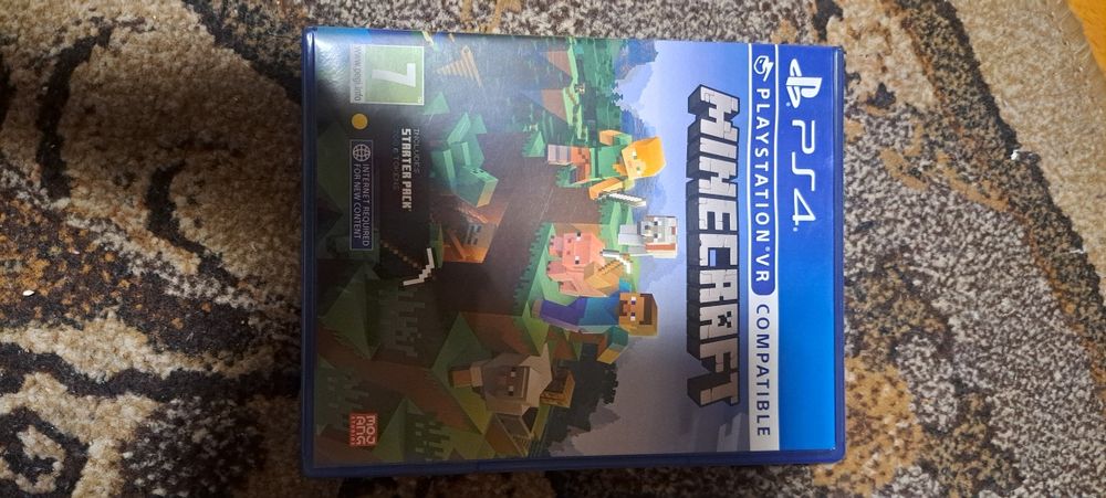 Se vinde PS4 slim,500 gb