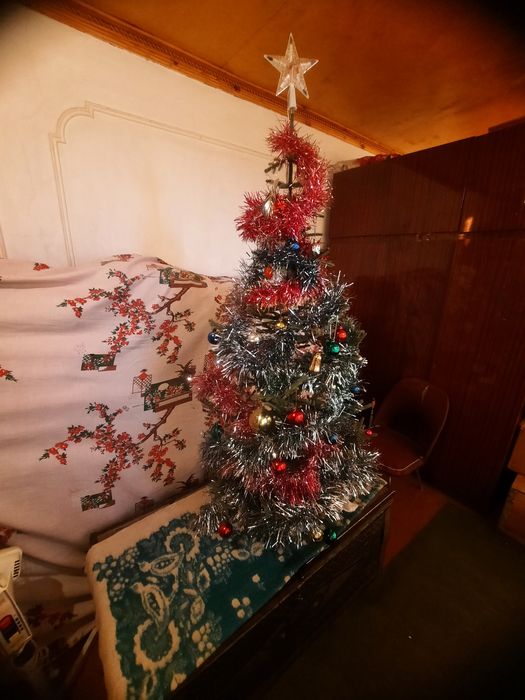 Ёлка новогодняя наряжённая