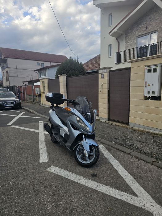 Vând scuter Malaguti Madison cat.B