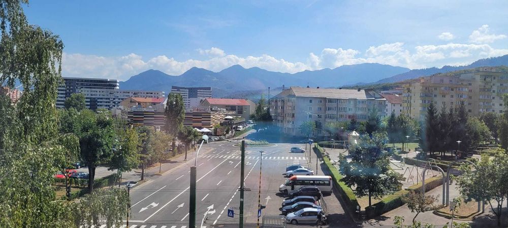 Apartament 2 cam, decomandat, loc parcare, PETFRIENDLY intrare Racadau