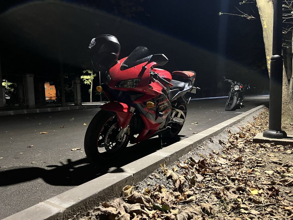 Honda CBR 600 RR pc37 an 2003