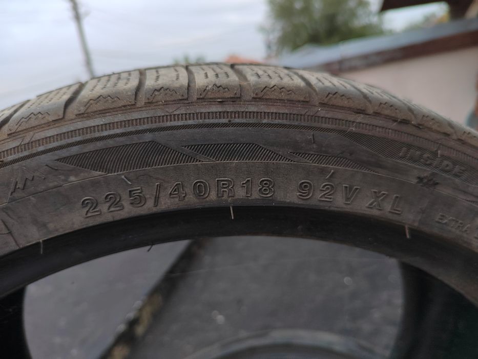 Зимни гуми 225/40 R18   92V XL M+L 4броя
