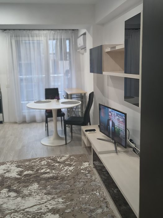 Închiriez garsonieră