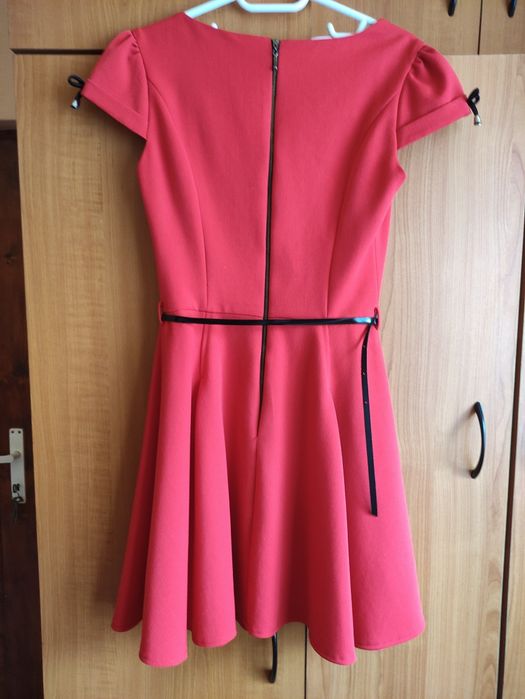 Vând rochie roșie de ocazie