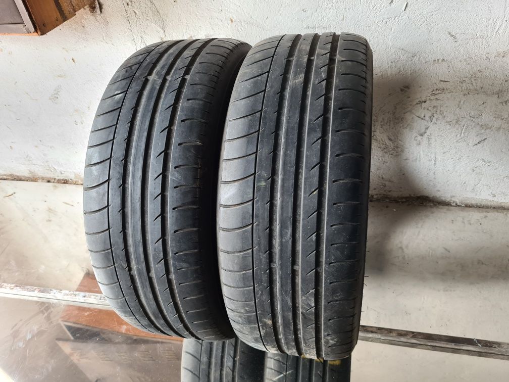 2 бр. летни гуми 235/50/18 Dunlop MOExtended RSC DOT 5016 4 mm