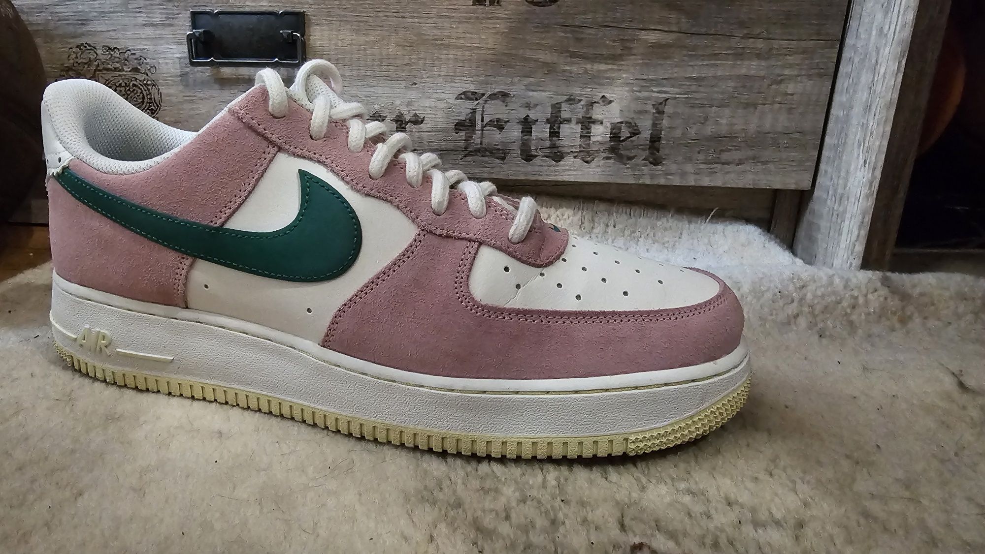 Pink Nike Air Force 1 '07