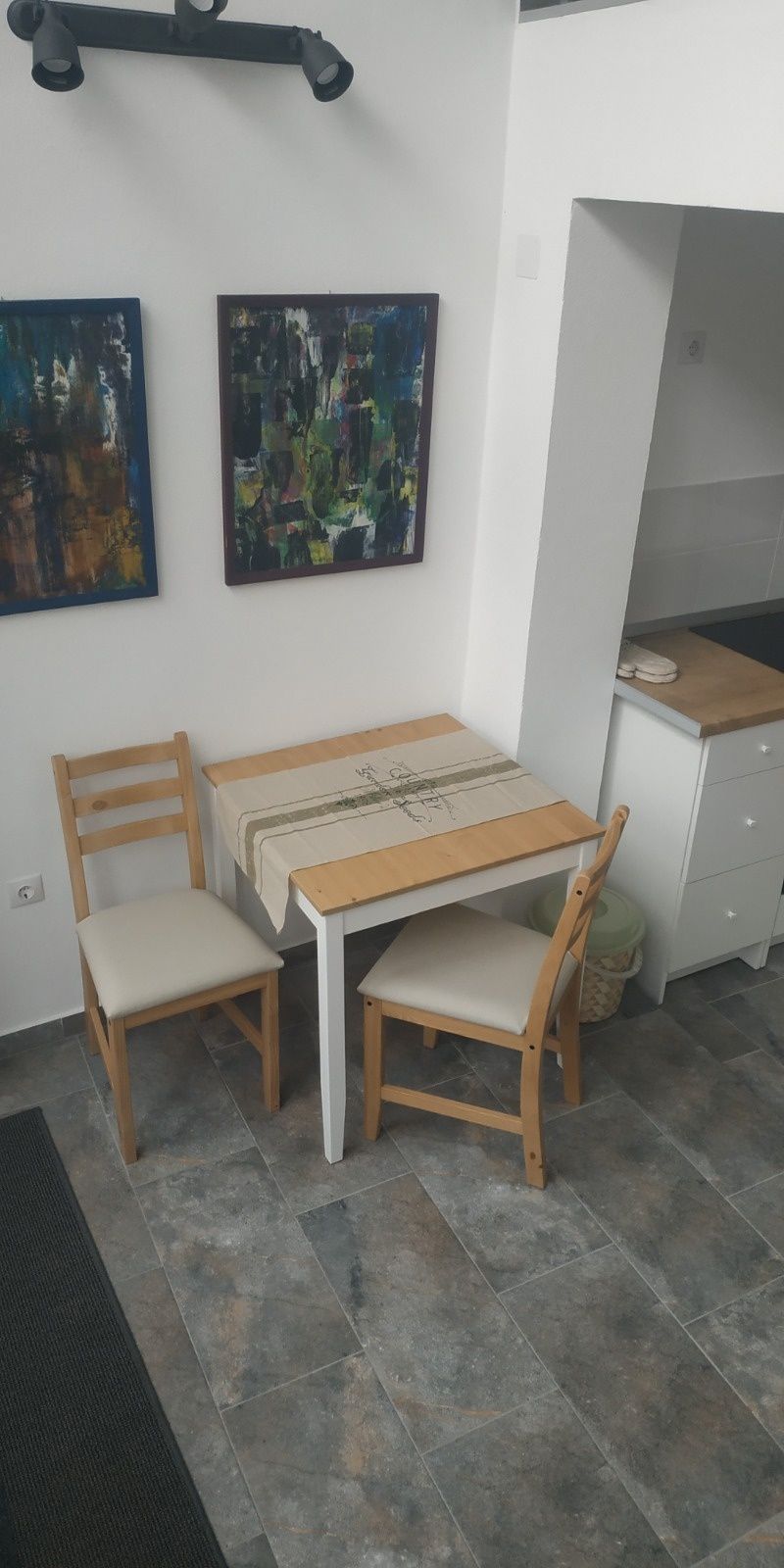 Închiriez apartament 2 camere, zona centrala