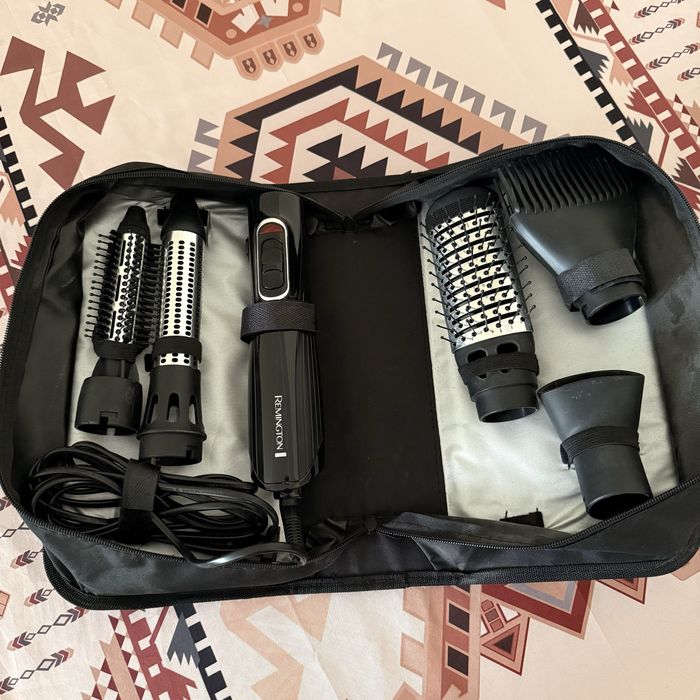 Фен-щетка с насадками, в чехле