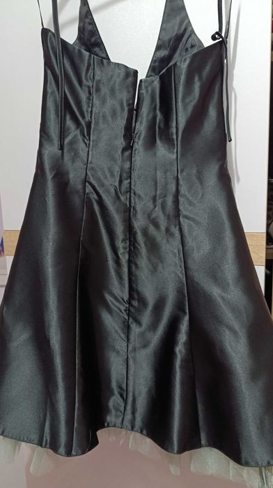 Два платья для девочек. 40-42 размер.