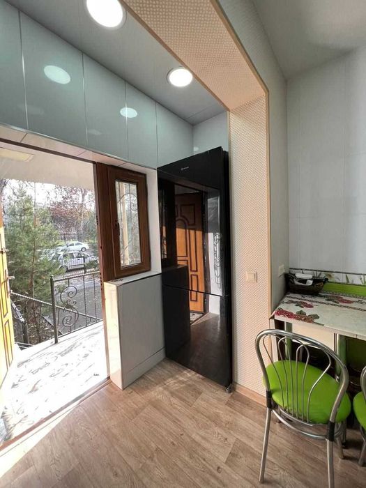 Юнусабад 3, 4/1/4 Продаётся квартира первая линия французская планиров