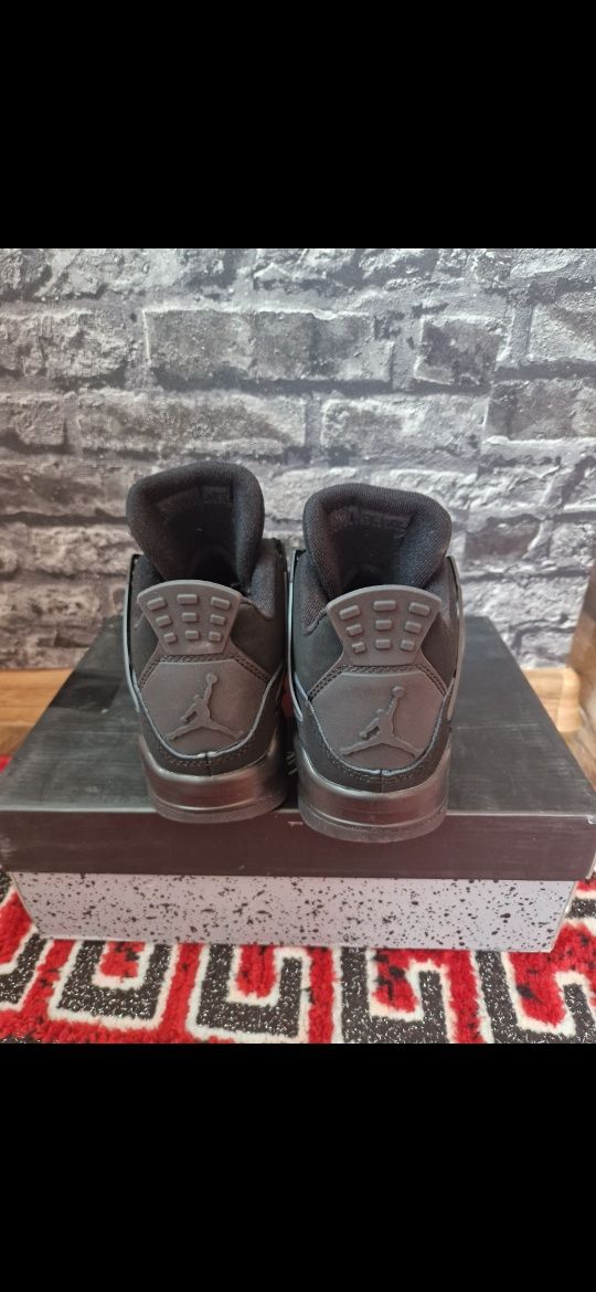 Nike Jordan Retro4 Black Cat (2020)
“Peace, Love, And Basketball”