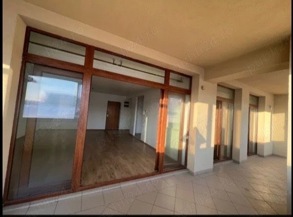 VÂNZARE apartament bloc Perla