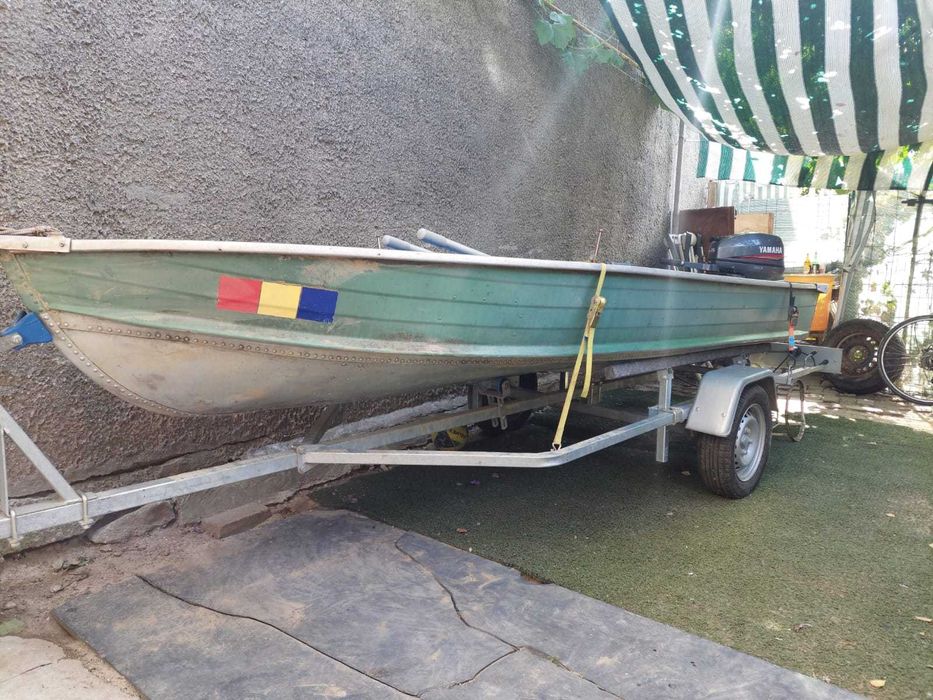 Barca aluminiu + peridoc și motor