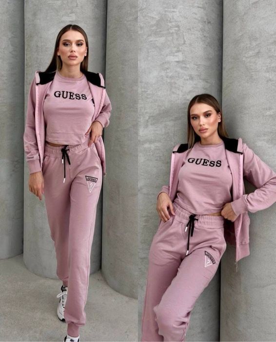 Дамски спортни екипи