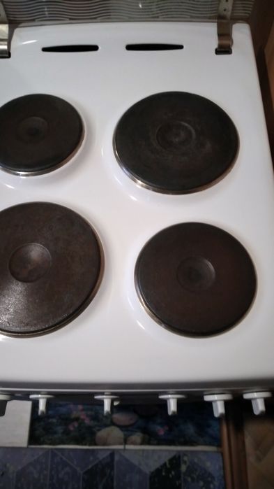 Продам эл.плиту Kaiser в отличном состоянии.