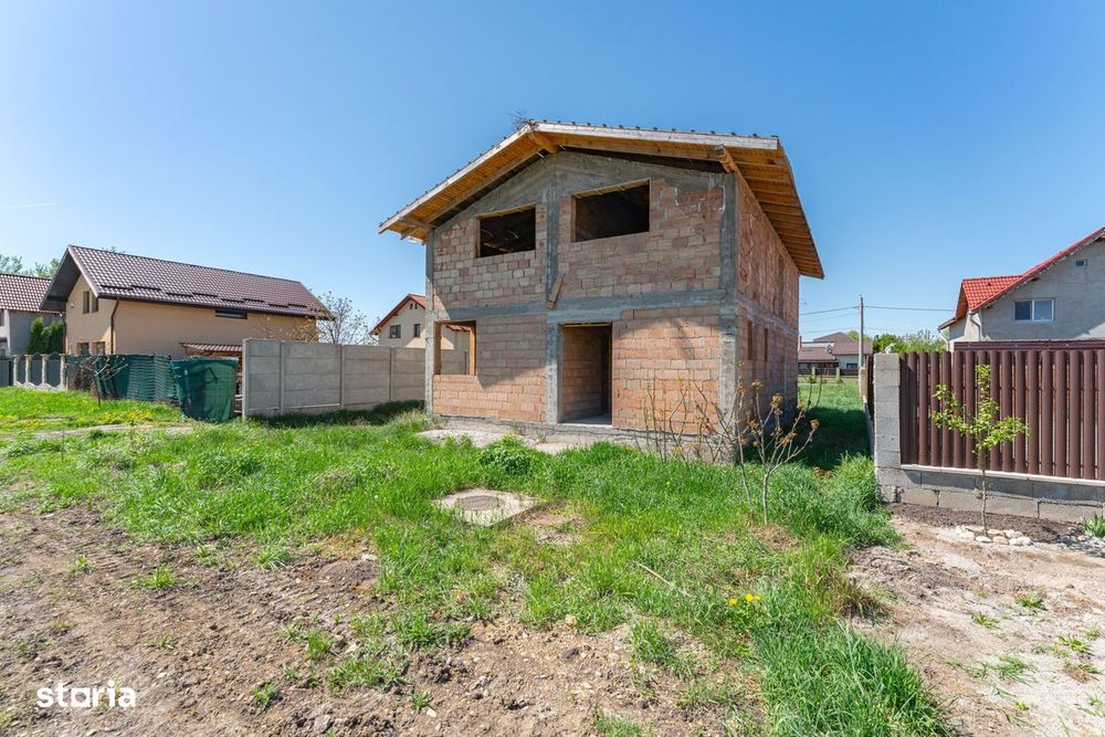 Oportunitate Casă la Roșu în Harman – Ideală pentru Personalizare