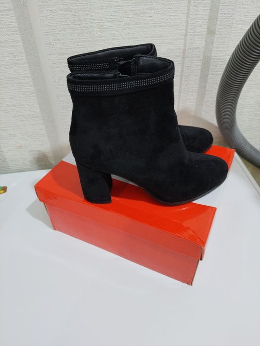 Продам женские ботильоны