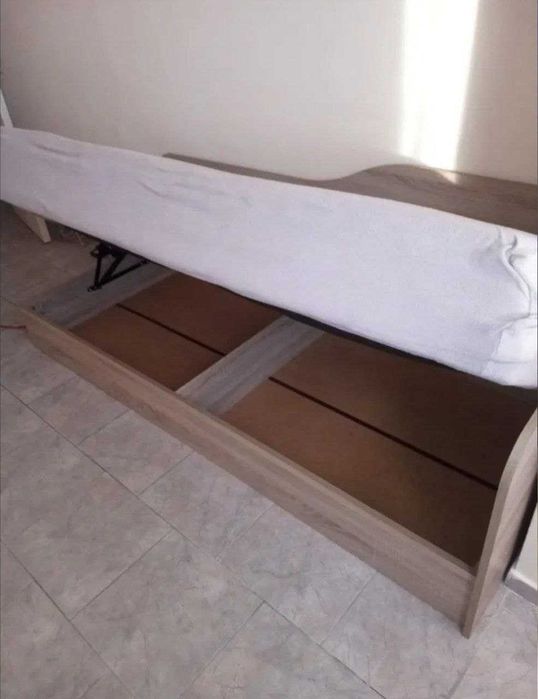 Две легла с матраци