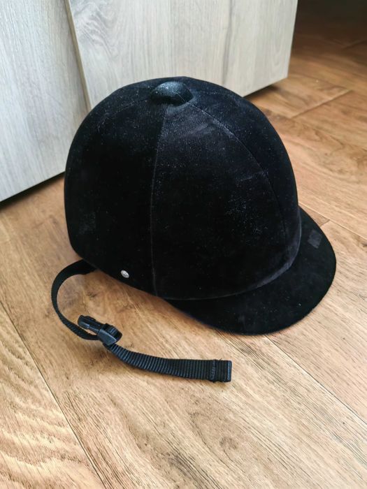 Продавам Каска за Конна Езда