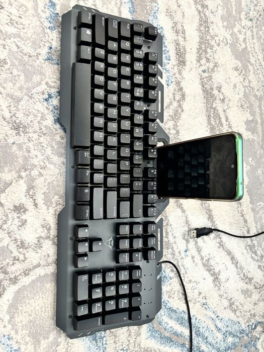 Trust GXT 853 Esca Metal Rainbow