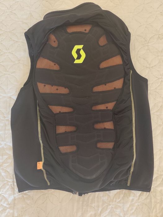 Протектор за гръб, ски