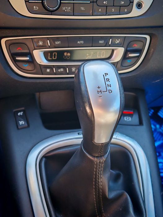 Vînd Renault Scenic