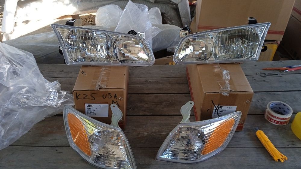 Продам фары передние Тойота Камри 25 американец дубликат новый