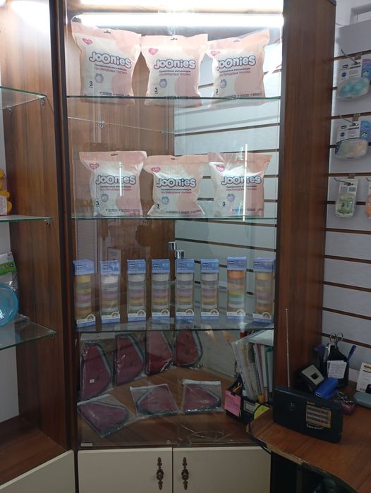 Продам мебель в бутике