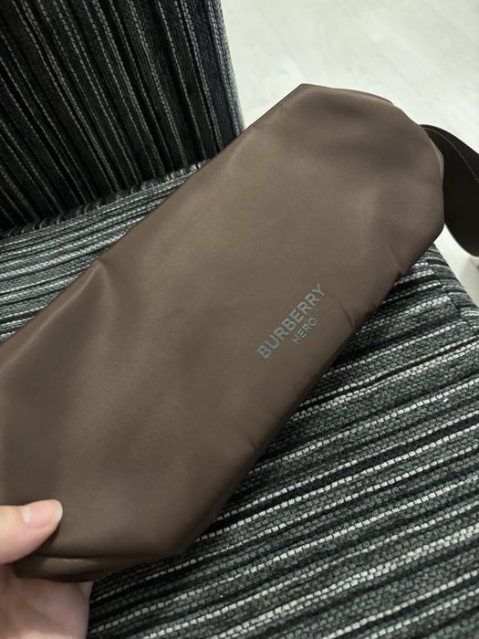 Мъжка чантичка Burberry Hero